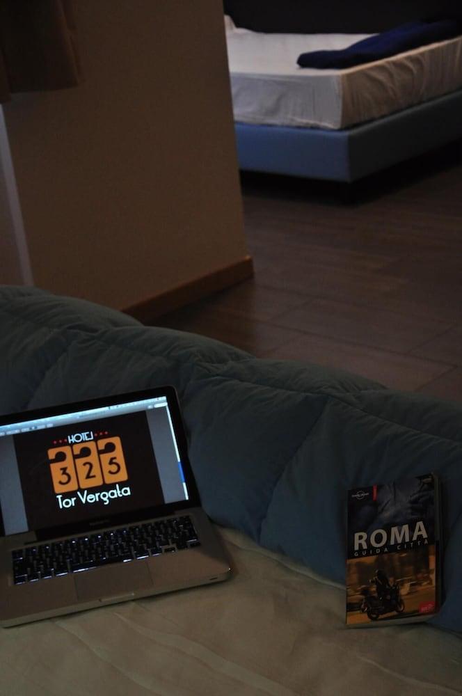 Hotel 325 Tor Vergata Рим Екстериор снимка