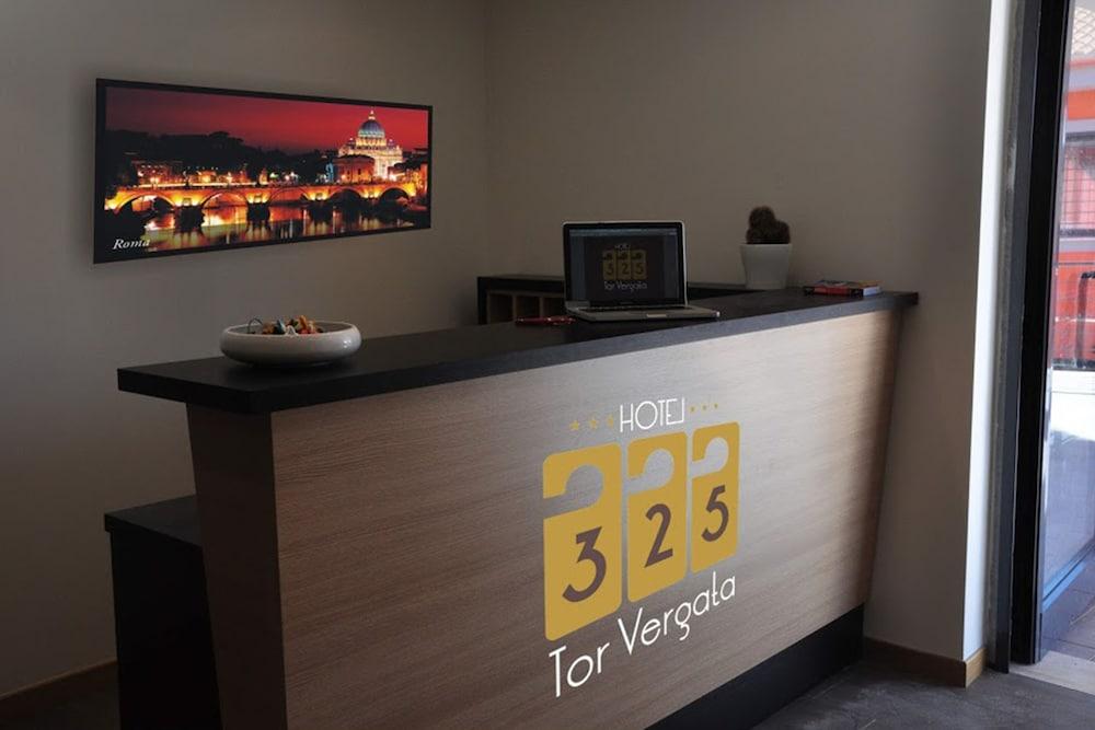 Hotel 325 Tor Vergata Рим Екстериор снимка
