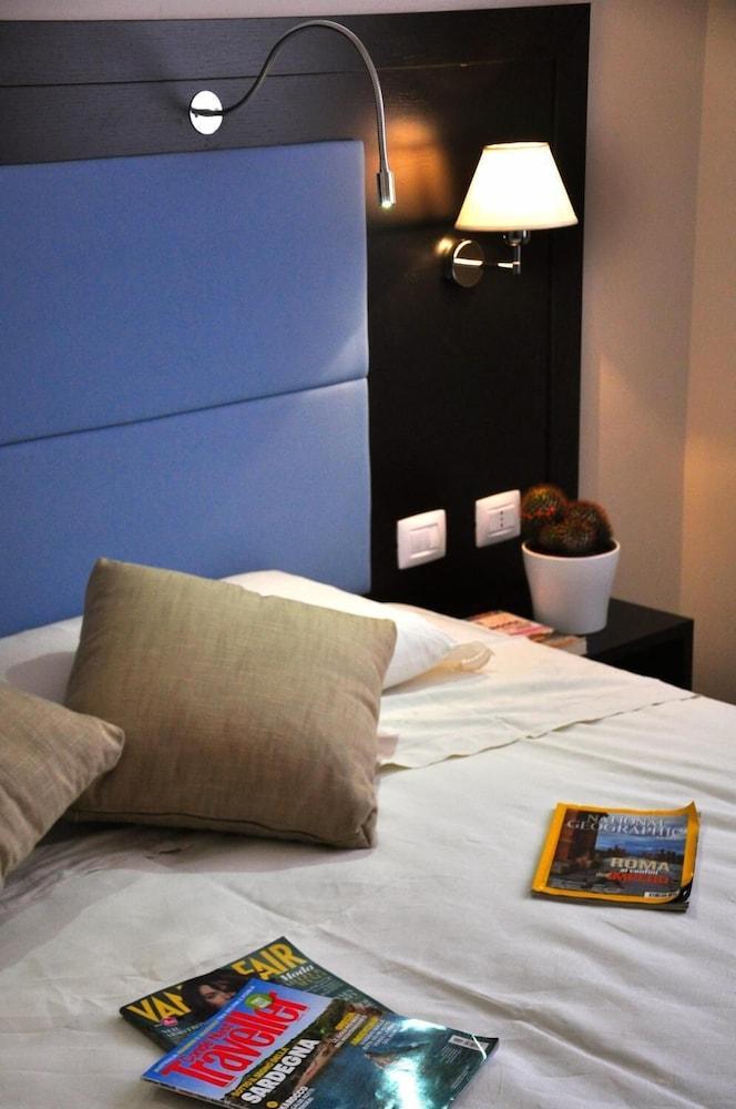 Hotel 325 Tor Vergata Рим Екстериор снимка